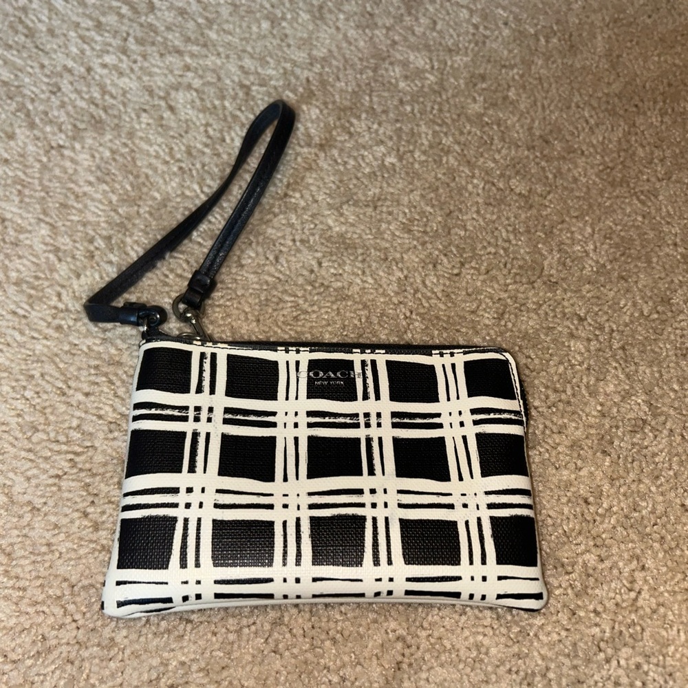 BLACK AND WHITE COACH WRISTLET WALLET